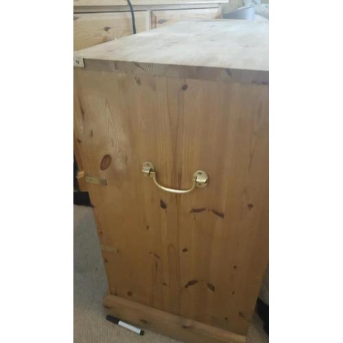 Small pine chest of drawers