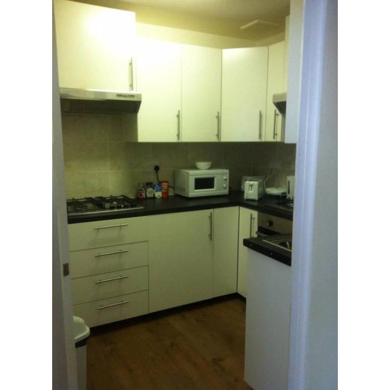 CHEAP SINGLE ROOM NEAR NOTTING HILL