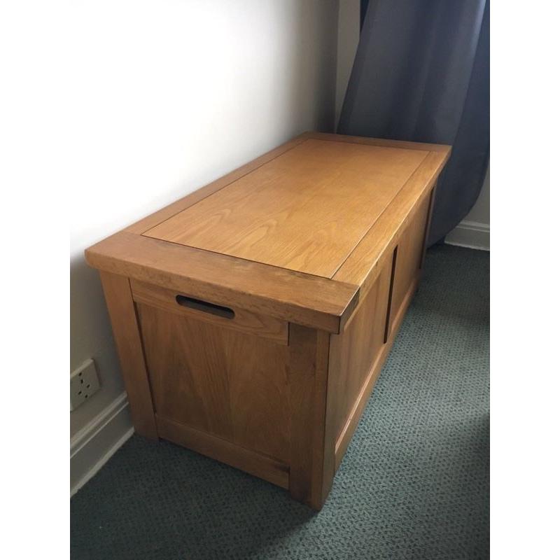 Oak blanket box
