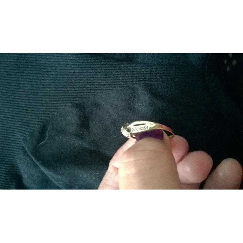 9CT GOLD KNOT RING WITH DIAMONDS