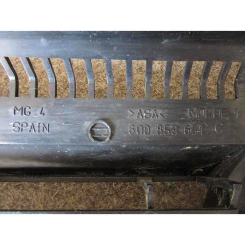 VW Polo MK4 1.2 (51 to 05 reg) Front Grille 6Q0853651
