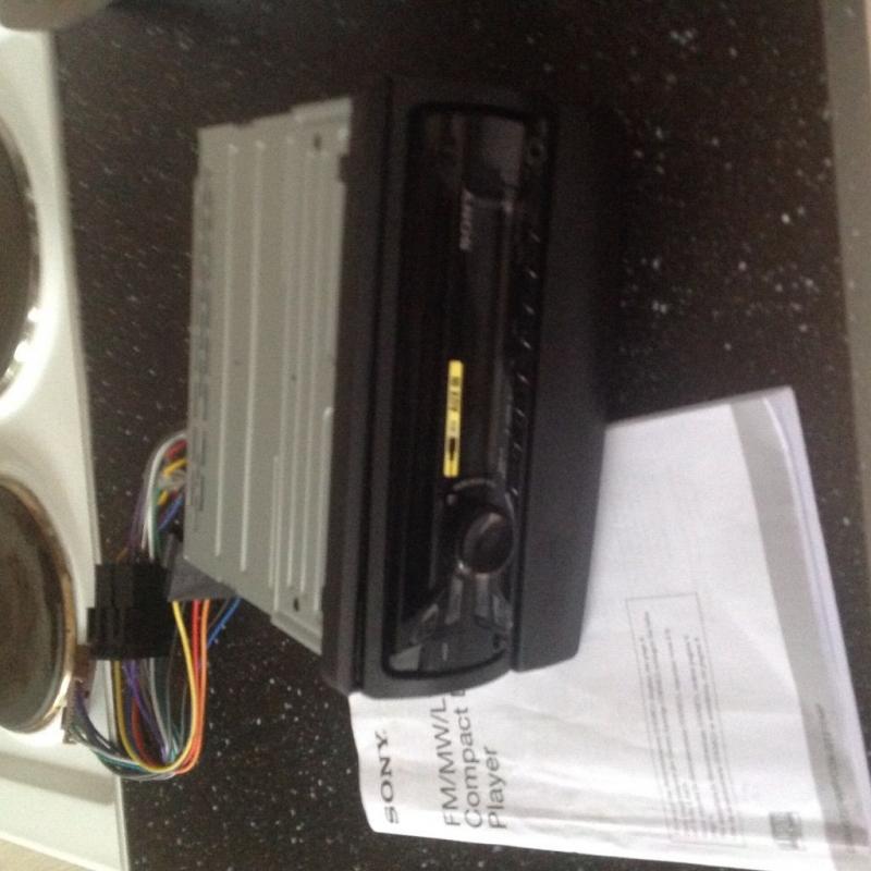 Sony MP3 Car Stereo with CD, USB and AUX - CDX-GT270MP