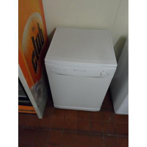 "Currys"Free standing Dishwasher.. For sale...Can be delivered...