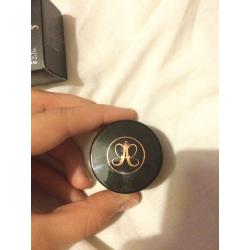 Anastasia Beverly Hills Dipbrow pomade in soft brown