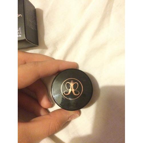 Anastasia Beverly Hills Dipbrow pomade in soft brown