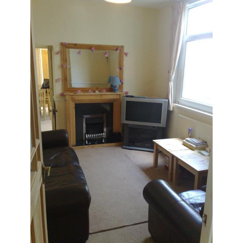 House to let in Cathays, Cardiff
