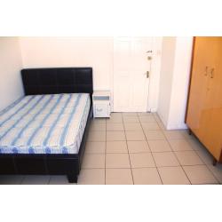 CHEAP DOUBLE ROOM WITH FREE UNLIMITED INTERNET AND CLEANERS ONCE A MONTH IN BECKTON (E16)