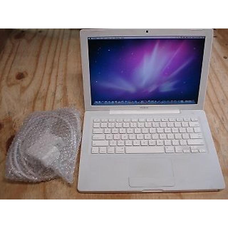 Macbook Apple mac laptop 320gb hard drive in full working order