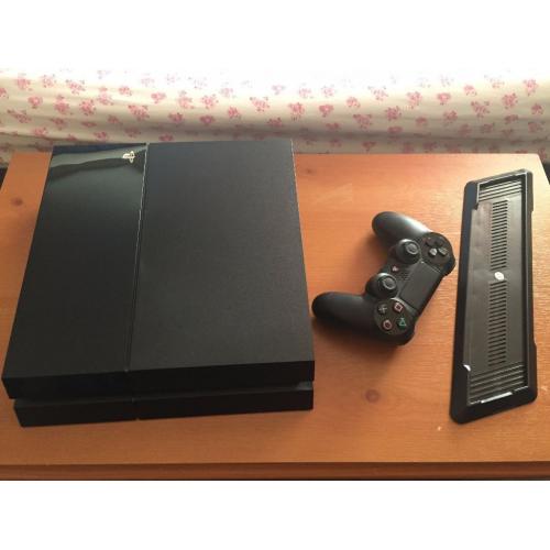 PS4 500gb with Vertical Stand (Excellent Condition)
