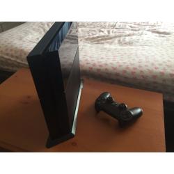 PS4 500gb with Vertical Stand (Excellent Condition)
