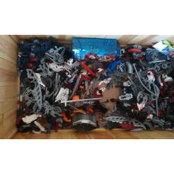 Huge Hoard of LEGO Bionicles - make dozens of bionicles