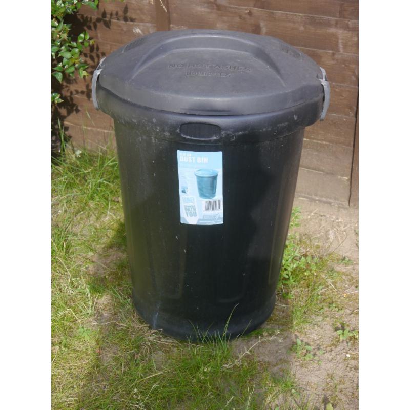 Outdoor dustbin
