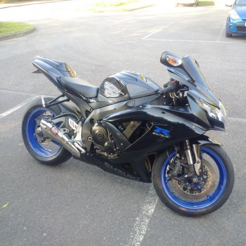 SUZUKI GSXR 750 K8