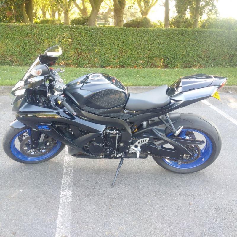 SUZUKI GSXR 750 K8