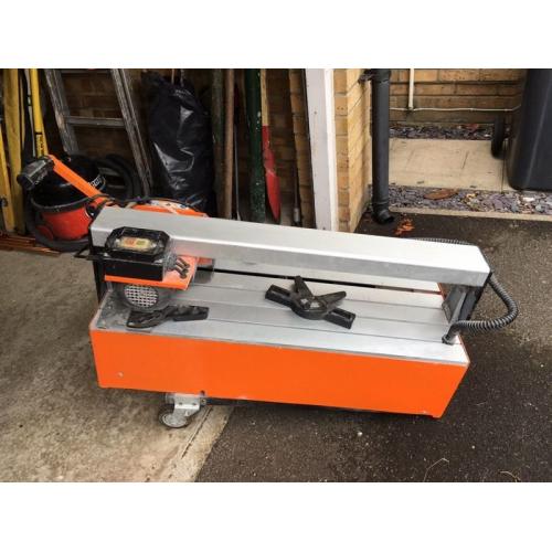 Tile cutter