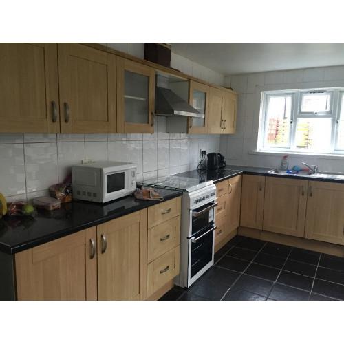 Students Accommodation rooms to rent Near** UEL** East London University, Queen Mary University,