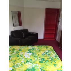 Very large rooms to rent