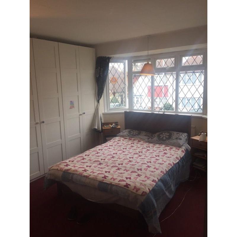 Very large rooms to rent