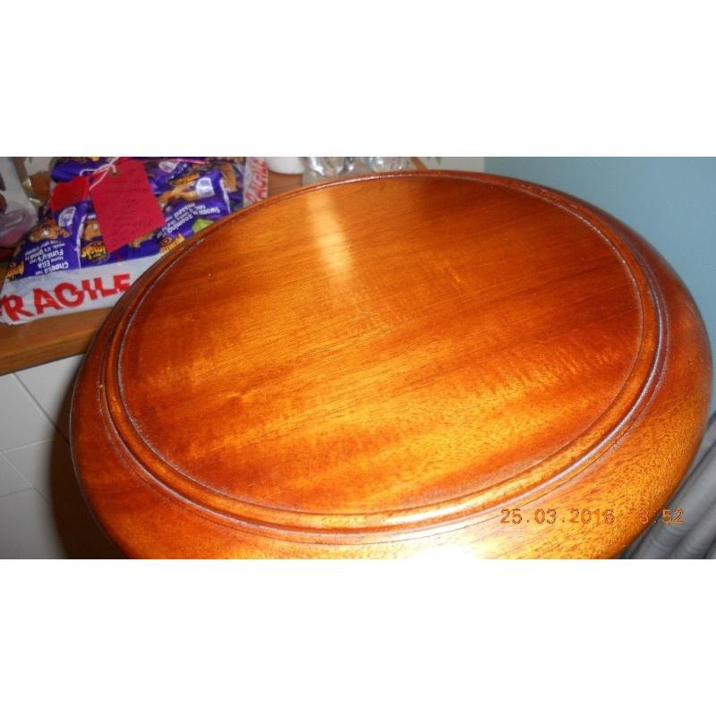 Lovely Solid Wood, possibly Antique, Mahogany pot/plant stand Classic piece