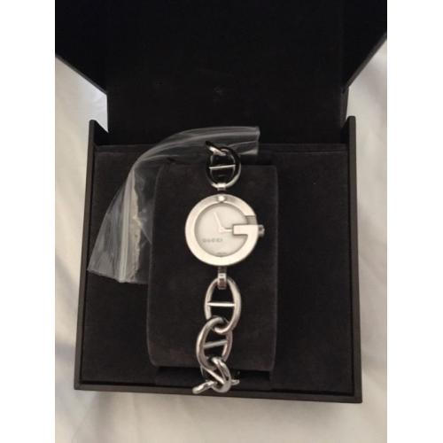 GUCCI ladies charm watch diamond and mother of pearl face