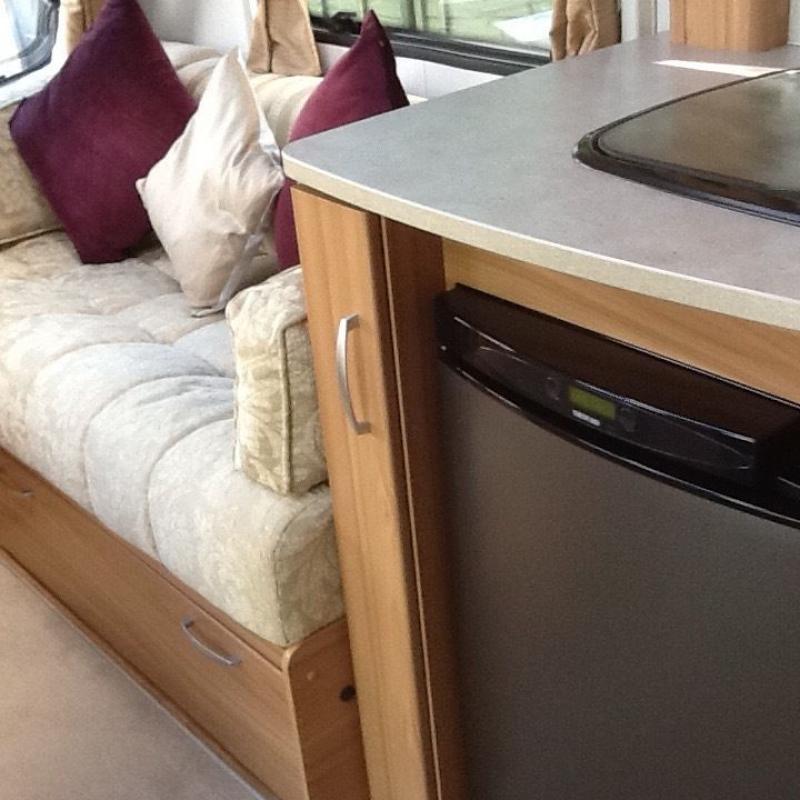 PRICE REDUCED! Lunar Clubman SE, 2011. Fixed bed, 4 berth, motor mover. Immaculate condition.