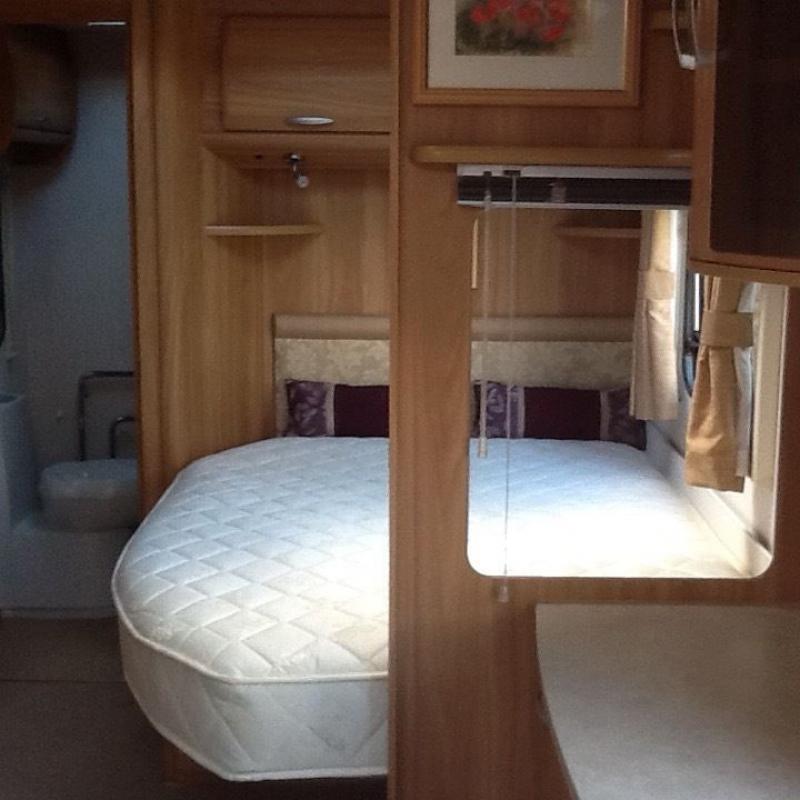 PRICE REDUCED! Lunar Clubman SE, 2011. Fixed bed, 4 berth, motor mover. Immaculate condition.