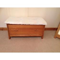 BLANKET BOX/ OTTOMAN