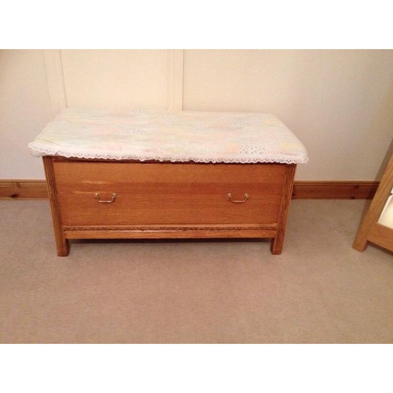 BLANKET BOX/ OTTOMAN