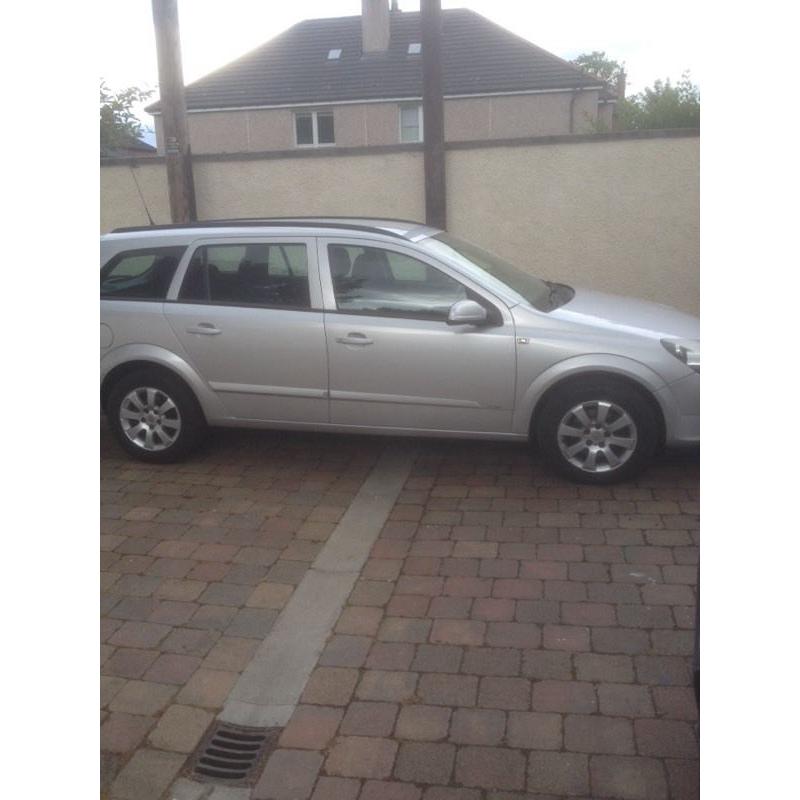 Vauxhall astra1800 " low miles "petrol estate. Automatic 55reg mk5
