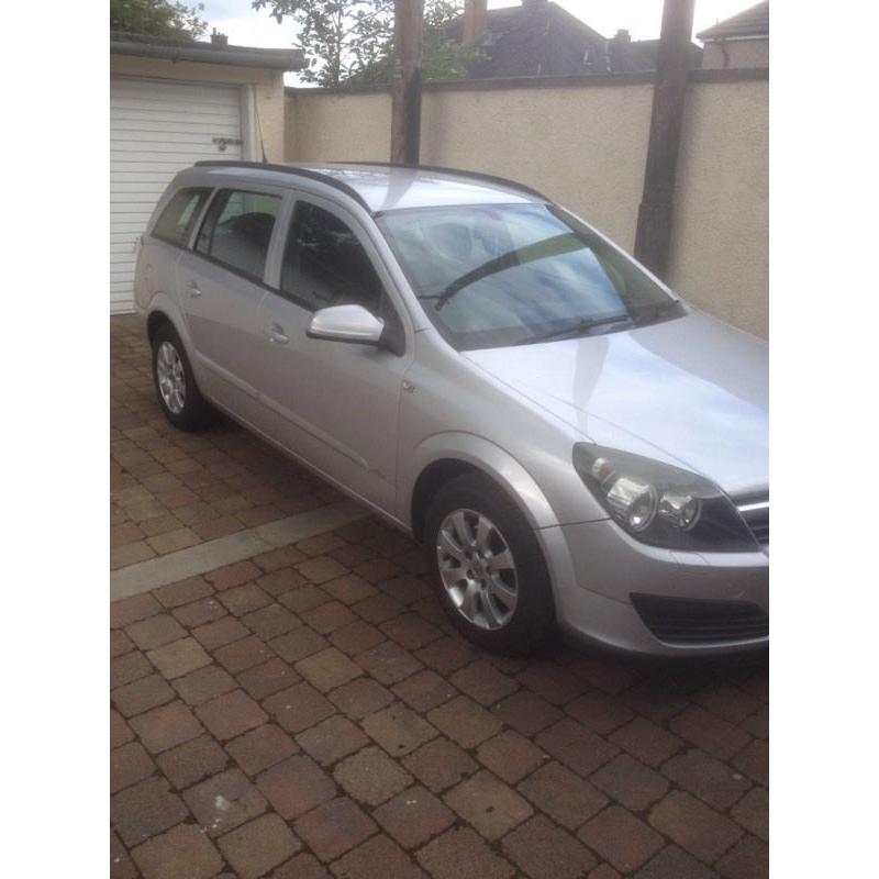 Vauxhall astra1800 " low miles "petrol estate. Automatic 55reg mk5