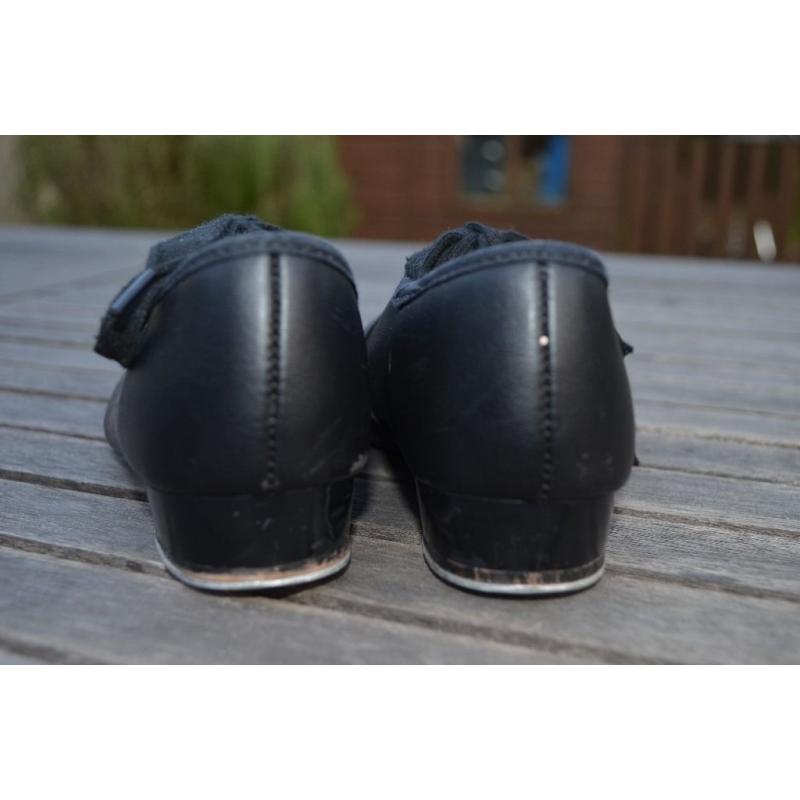 Childs Tap Shoes Size 10