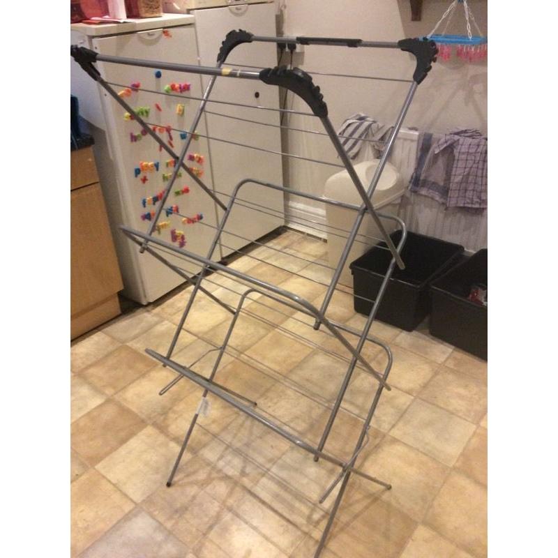 Clothes drying rack