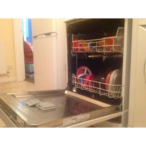 Indesit Dishwasher- only 10 months old (pick up needed by 18/06/16)
