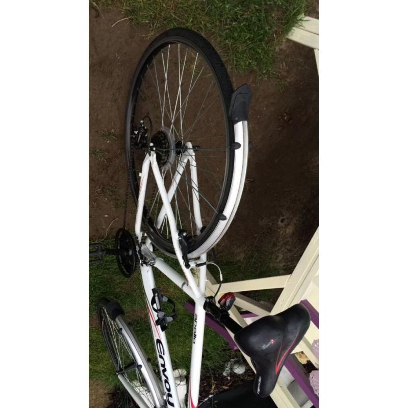Apollo envoy bike