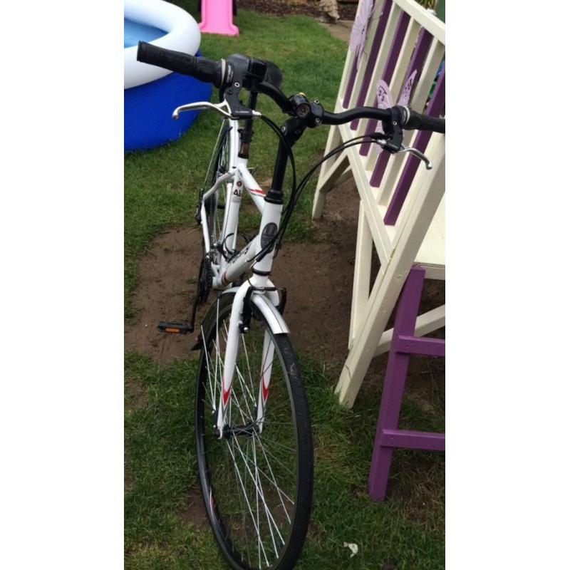 Apollo envoy bike