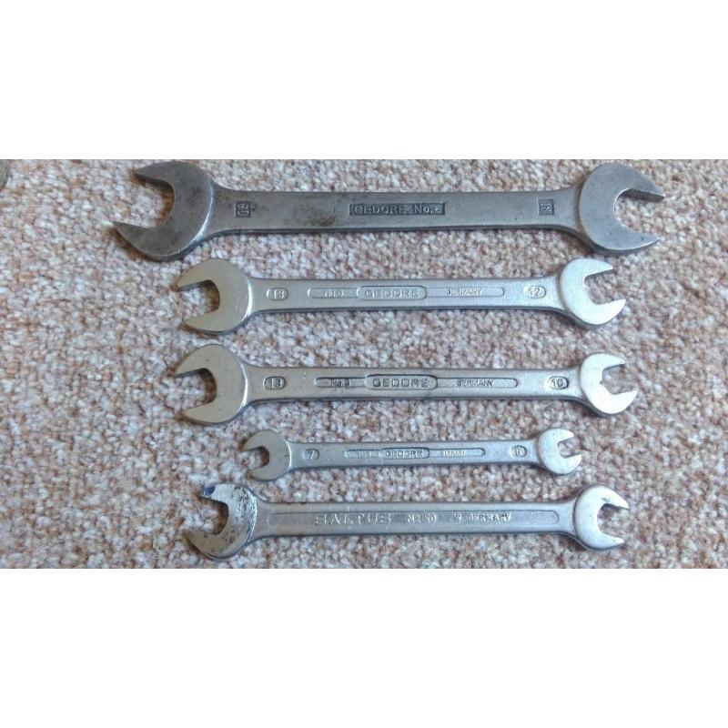 30 vintage spanners, good brands