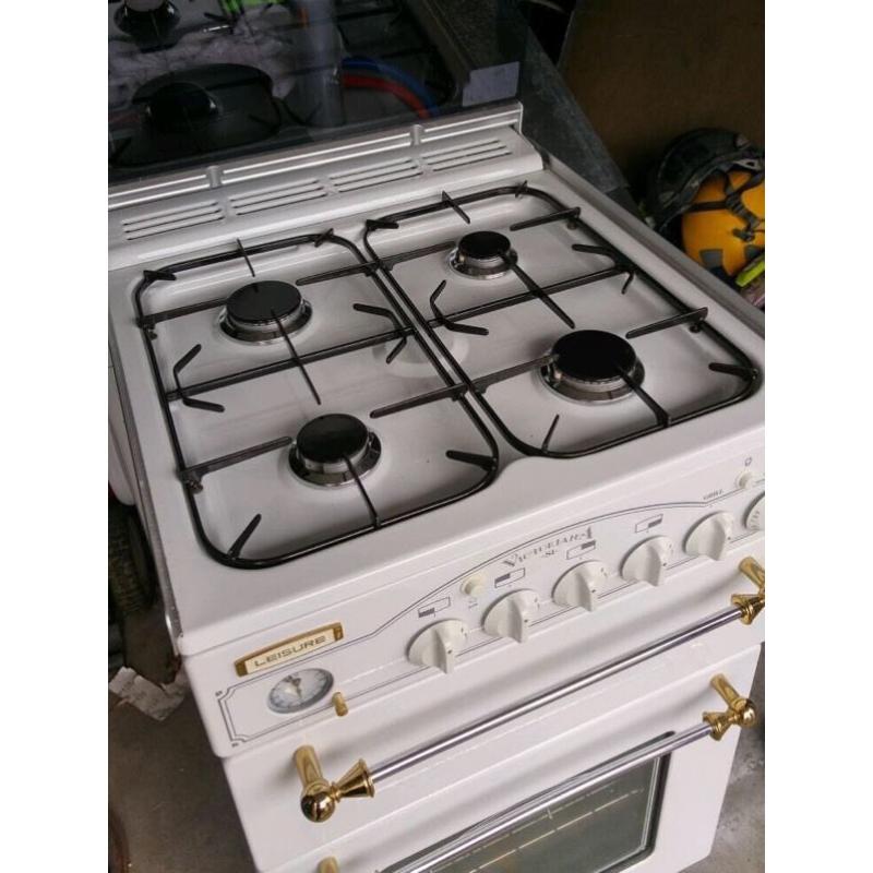 LEISURE VICTORIANA GAS COOKER PERFECT CONDITION