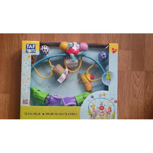Flexible toy.suitable from birth.fits onto pram and car seat