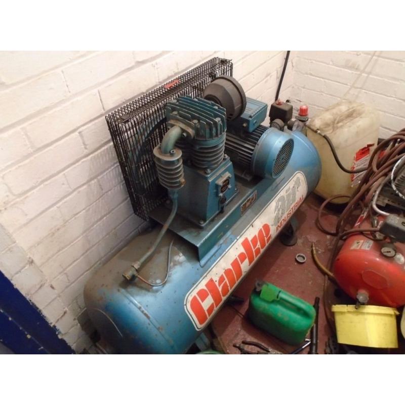 Clarke SE16C150 150 Litre Belt Driven Piston Air Compressor