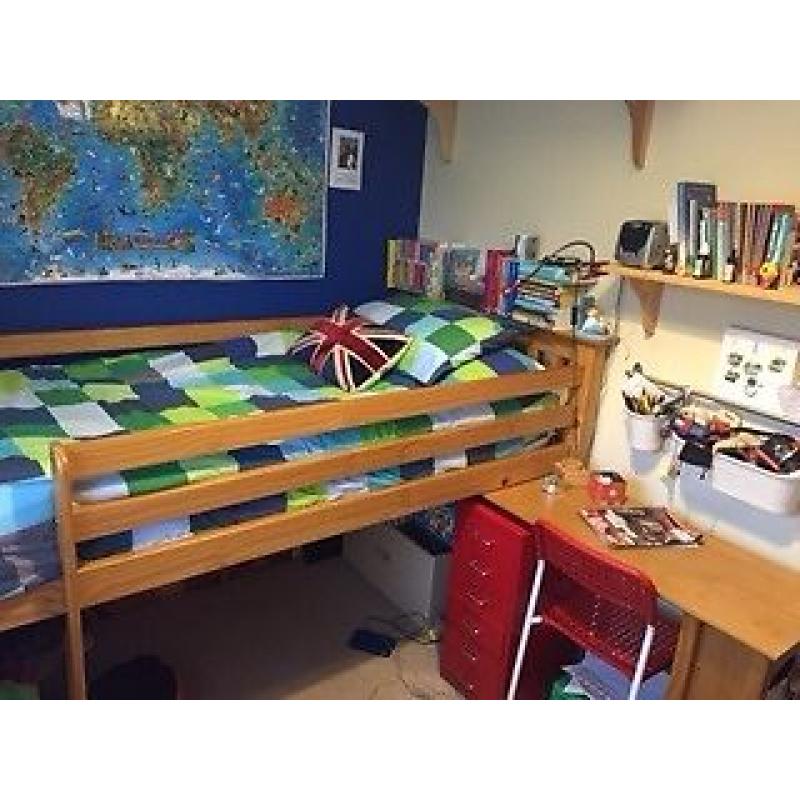 Cabin bed/raised bed with desk