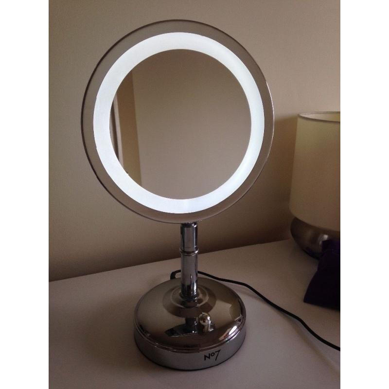 No.7 illuminating makeup mirror