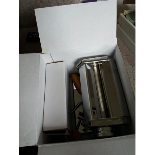 Pasta machine