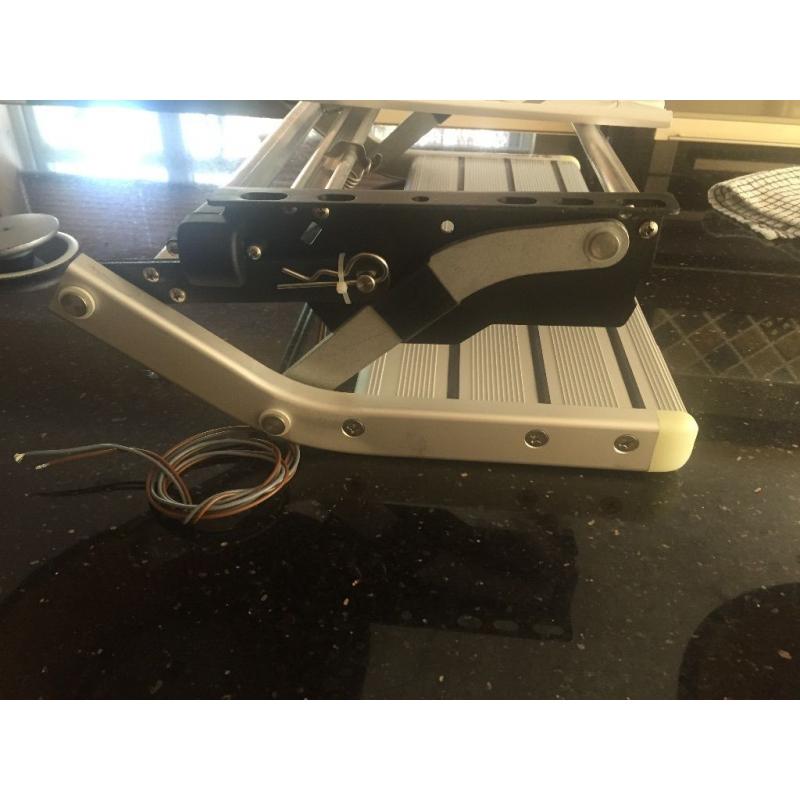 Thule Single Step V10 / Manual 550 brand new never used still in box