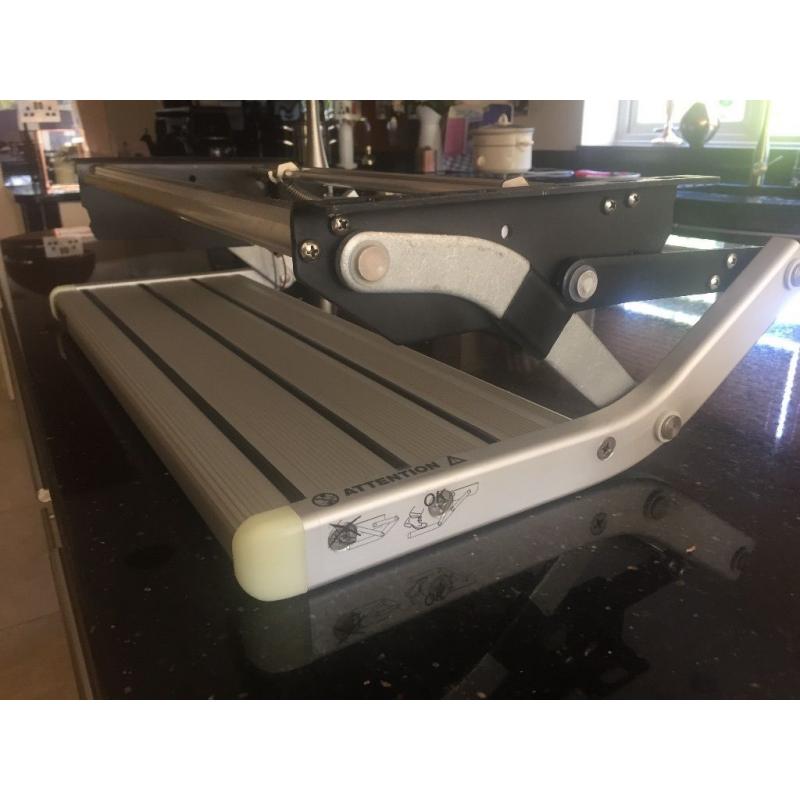 Thule Single Step V10 / Manual 550 brand new never used still in box