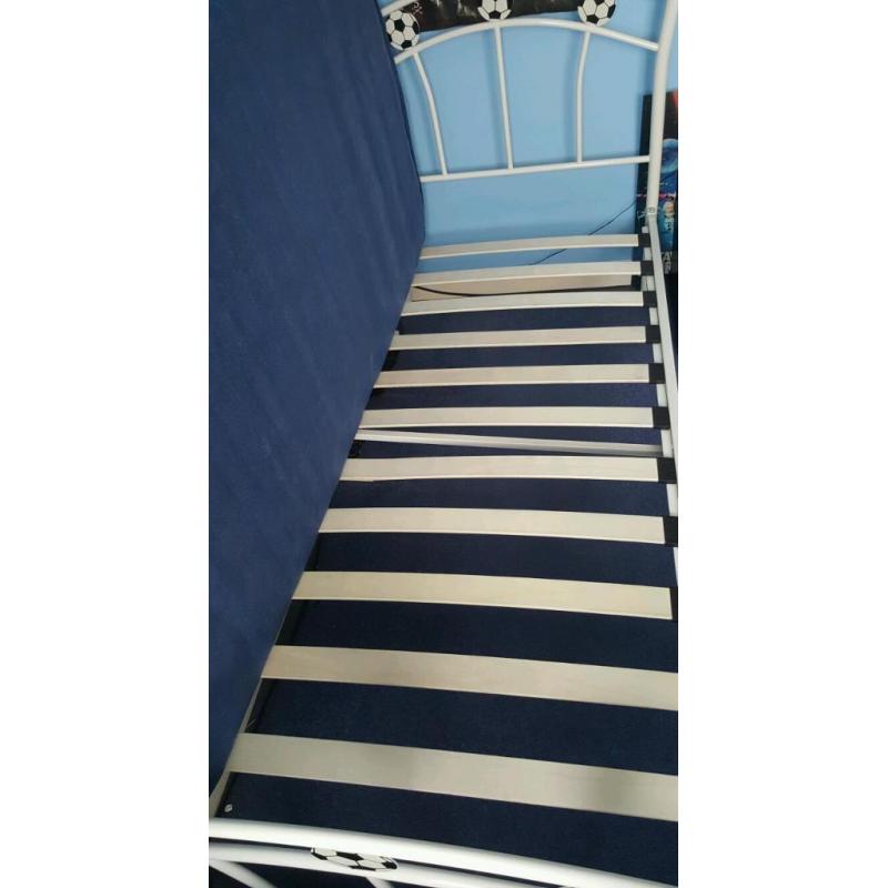 Football bed single