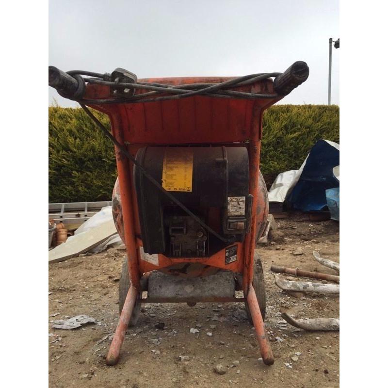Belle 240V cement mixer minimix 150