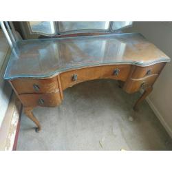 Dressing table