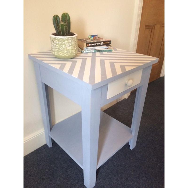 Bedside table/Small table