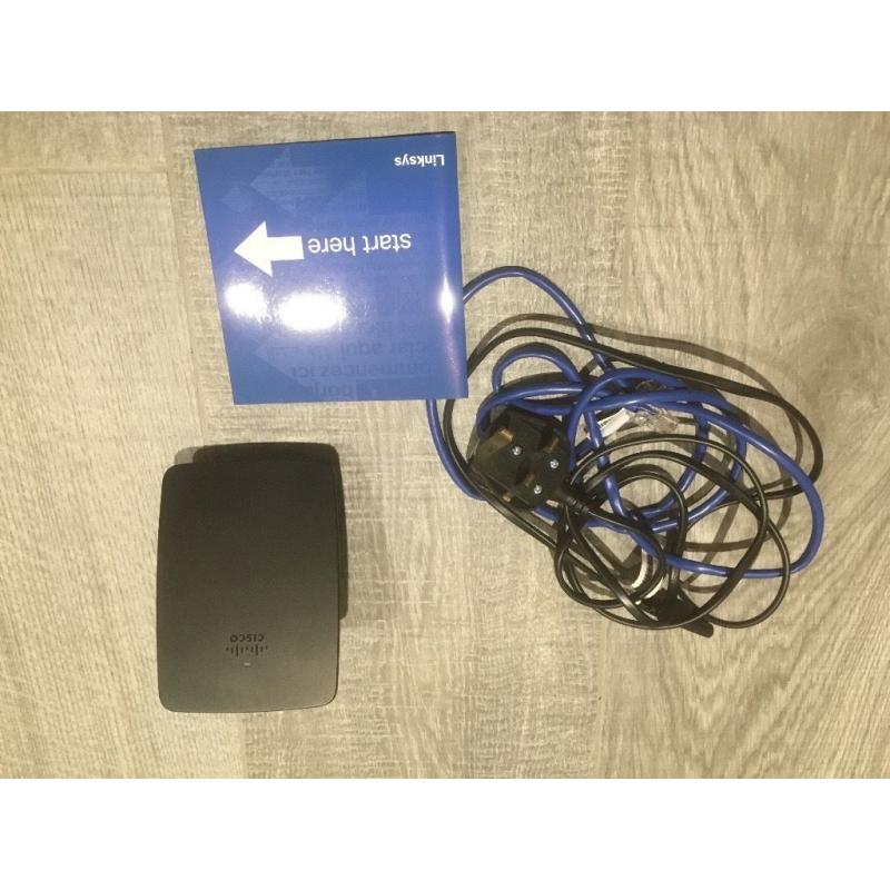 LINKSYS RE1000 UNIVERSAL DUAL BAND WI-FI RANGE EXTENDER/WIRELESS SIGNAL BOOSTER