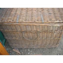 Large Antique Victorian Willow Wicker Trunk Laundry Mill Log Toy Coffee Table 112x100x70cm